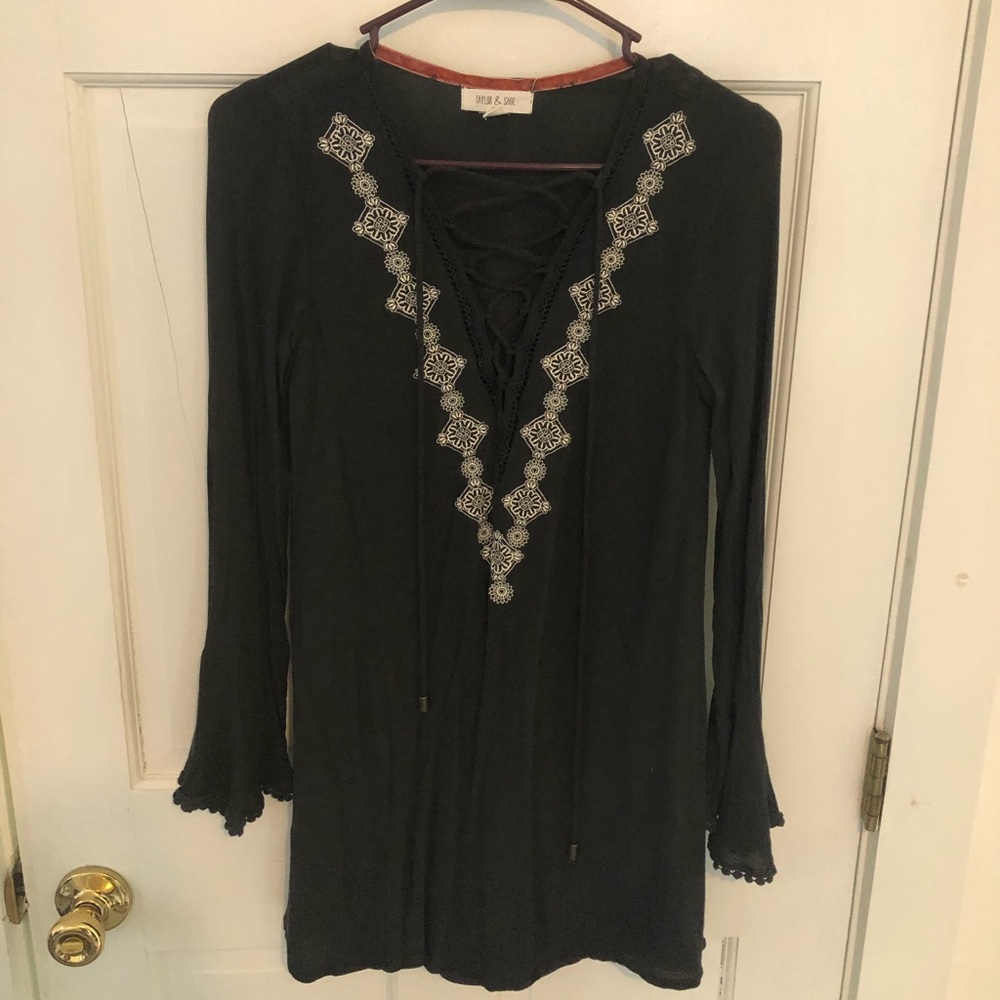 Women’s long sleeve lightweight dress
